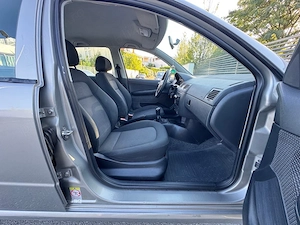 Skoda Fabia 1.2 benzină 75CP    - 2 km - imagine 5