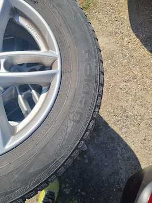 4 cauciucuri de iarna 215 65 16 cu jante de aliaj 5x114.3 de nissan si Duster - imagine 3