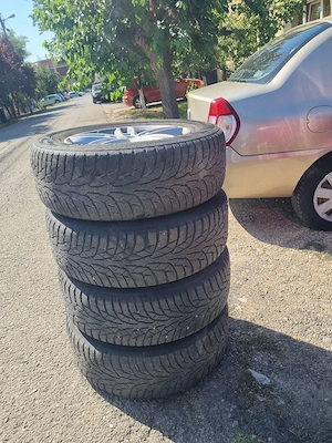 4 cauciucuri de iarna 215 65 16 cu jante de aliaj 5x114.3 de nissan si Duster - imagine 4
