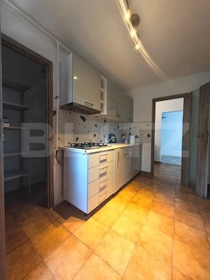 Apartament spațios, 4 camere, 2 bai, 2 balcoane,etaj intermediar,zona  Odobescu  - imagine 10