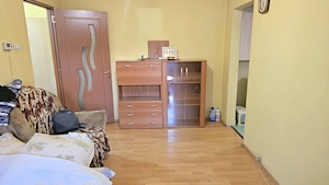 Vand apartament 3 camere semidecomandat in Deva, zona Micro 15, etaj 1, izolat exterior, apa trasa  - imagine 4