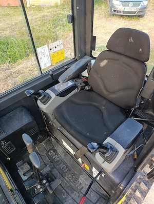 Miniexcavator New Holland E188 - imagine 3