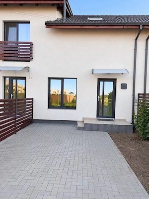 Proprietar vând casă înșiruită Moșnița veche