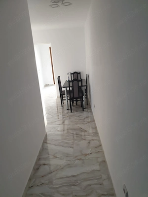 De inchiriat apartament cu 2 dormitoare living baie si bucatarie - imagine 4
