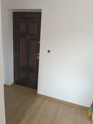 Vând apartament 4 camere  - imagine 7