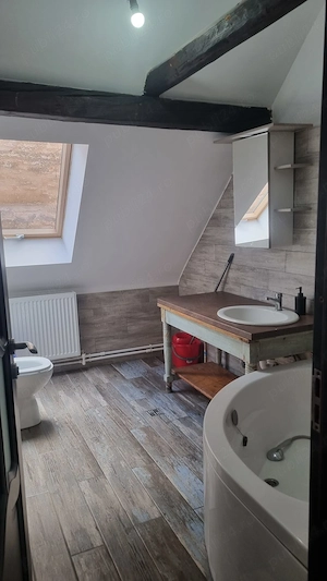 chirie pentru eleve   doua camere mari baie bucatarie suprafata 70m   - imagine 3