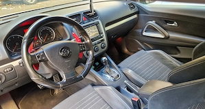 Volkswagen Scirocco 2.0 TSI 200CP DSG 6 - imagine 7