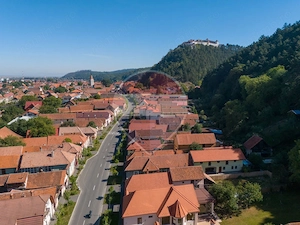Casă cu două corpuri, teren 835 mp, str. I.L. Caragiale, Râșnov - imagine 2