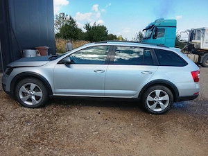 Skoda Octavia 2.0 TDI 4x4 Scout din 2019 avariata fata - imagine 3
