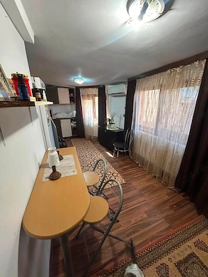 Vând apartament cu două camere, pretabil pentru spațiu comercial  - imagine 2