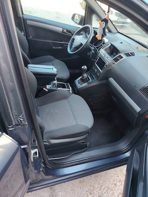 se vinde Opel Zafira b 