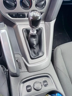 Vand Ford focus din anul 2013, motor 1.0 ecobost 125cp.