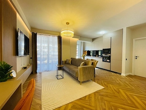 PF vând ap 3 camere Florești, două băi, str Tineretului