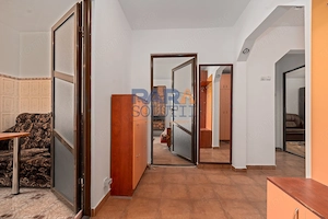 Apartament 3 camere, decomandat, mobilat - imagine 2