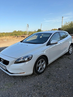 Vand Volvo V40 , diesel,automatic,2016, foarte bine intratinuta   Pret 9000 euro. Tel   - imagine 4