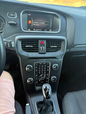 Vand Volvo V40 , diesel,automatic,2016, foarte bine intratinuta   Pret 9000 euro. Tel   - imagine 3