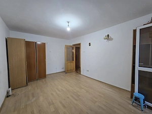 Garsoniera zona Garii etaj 1 NEMOBILATA