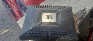 vand amplificator Auto JBL