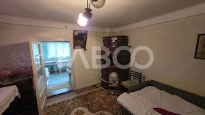 Casa de vanzare in Lancram teren 800 mp la strada Principala - imagine 2