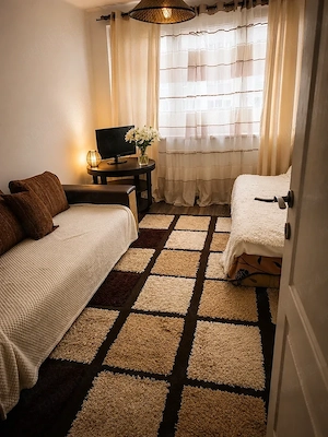 Închiriez apartament 3 camere decomandat - imagine 2