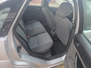 Ford Focus Berlina 2007-Versiunea 16.benzina.110Cp. Norma de poluare E 4. Provenienta RO.156000KM - imagine 8