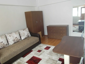 Inchiriere garsoniera frumoasa bucatarie mare zona buna 310 euro contract..