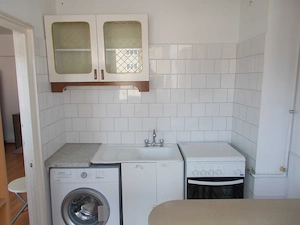 Inchiriere garsoniera frumoasa bucatarie mare zona buna 310 euro contract.. - imagine 3