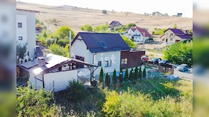 Casă NZEB cu curte amenajată & terasă Rooftop în Câmpenești. - imagine 2
