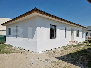 Casă parter de vânzare, 106 mp, teren 468 mp, zona Crevedia - imagine 3