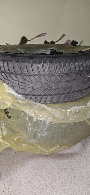 Anvelope iarna 225/55R18 Hankook  - imagine 2