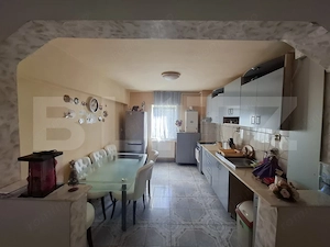 Apartament de vanzare ,2 camere,59.85mp,zona micro 16. - imagine 2