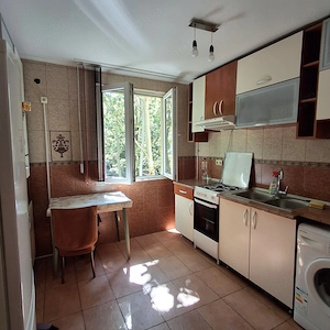Direct Proprietar inchiriez Garsoniera spatioasa etaj 2 Izv Crisului, mobilata modern utilata 40mp