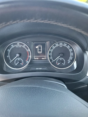Skoda Rapid benzina 2019 - imagine 7