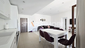 Apartament mobilat 3 camere bloc tip vila zona Coresi - imagine 18