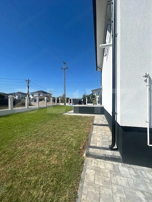 Vila de vanzare, 300 mp, teren 650 mp, zona Crevedia - imagine 12