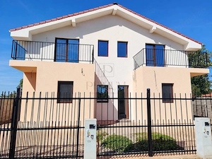 Duplex pe etaj - balcon - personalizare interioara - imagine 2