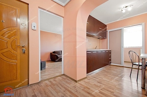 De vanzare apartament 2 camere Micro 39, etaj 3 - imagine 3