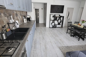 PF vând apartament 3 camere, 59 mp + terasă 8 mp, 2 parcări, mobilat utilat - imagine 2