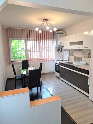 Inchiriez apartament Buna ziua