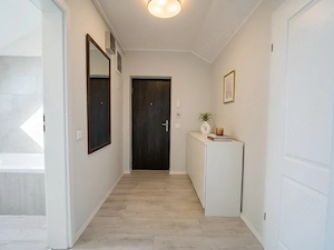 Proprietar, inchiriez apartament cu 3 camere, 101 mp, Dumbravita - imagine 9