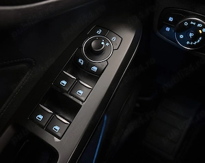 Ford Focus 1.0 EcoBoost Mild-Hybrid ST-Line X | 155 CP | Automată 7+1 | Panoramă | 2023 - imagine 8