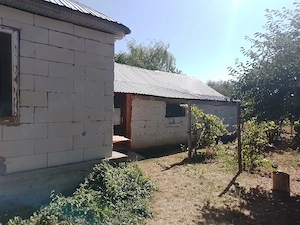 De vânzare! Casă bătrânească cu teren 