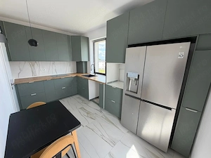 Apartament Penthouse  cu 2 camere 57mp cu terasa 20 mp si 2 locuri de parcare in CF Braytim Giroc - imagine 2