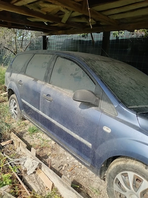 Ford Focus Break, anul fabricației 2005 - imagine 2