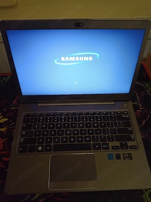 Laptop Samsung i3, RAM 12 GB, SSD 240 GB