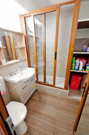 De vanzare apartament 2 camere Centru, etaj 3 - imagine 10