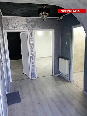 Apartament 3 camere- pretabil SPAȚIU COMERCIAL 