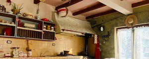 Casa de vanzare , cu spati mari frumos amenajate !