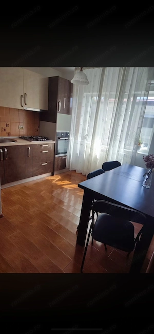 Apartament spațios  cu 3 camere decomandat,de vânzare  - imagine 3
