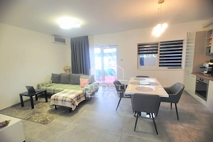 Triplex cu 3 camere,2 bai,mobilat si utilat,Dumbravita